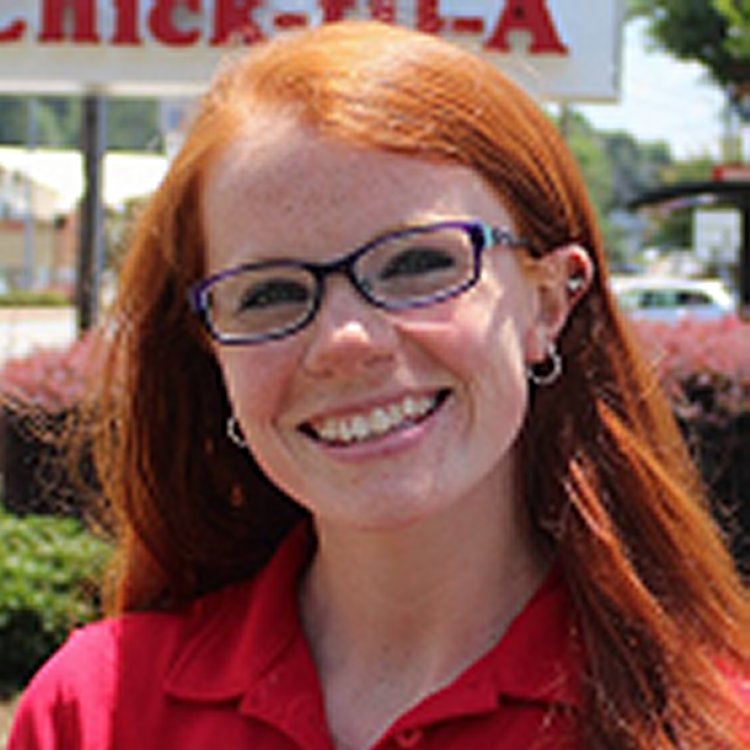 leadership_headshot_jessi_frost_ver02